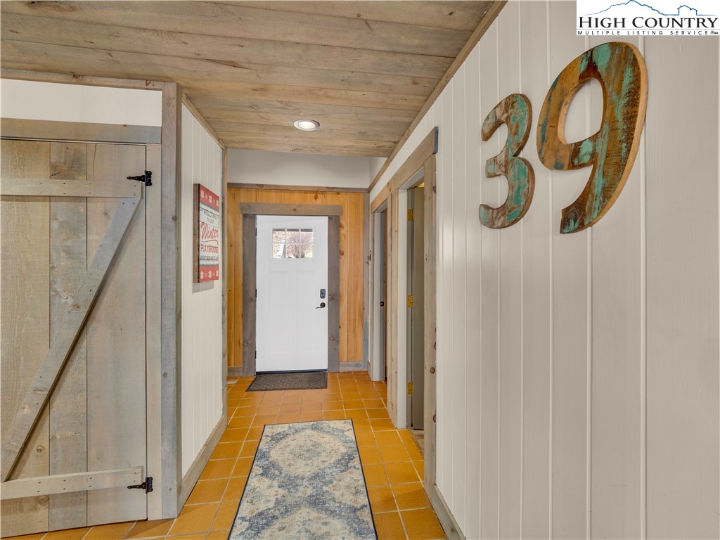 39 The Slopes Road Beech Mountain, NC 28604 - Photo 6 of 33 Gallery Image 6