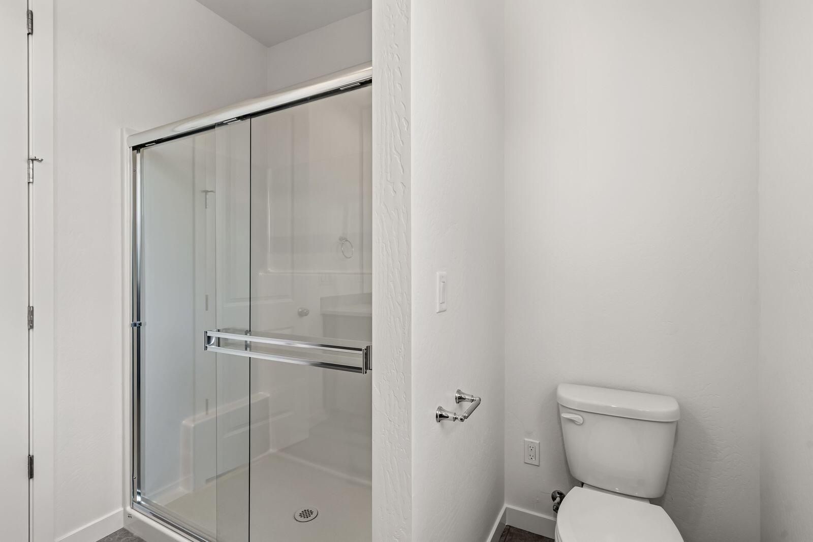 671 Old Waverly Way, Unit 21 Eagle Point, OR 97524 - Photo 18 of 28 17