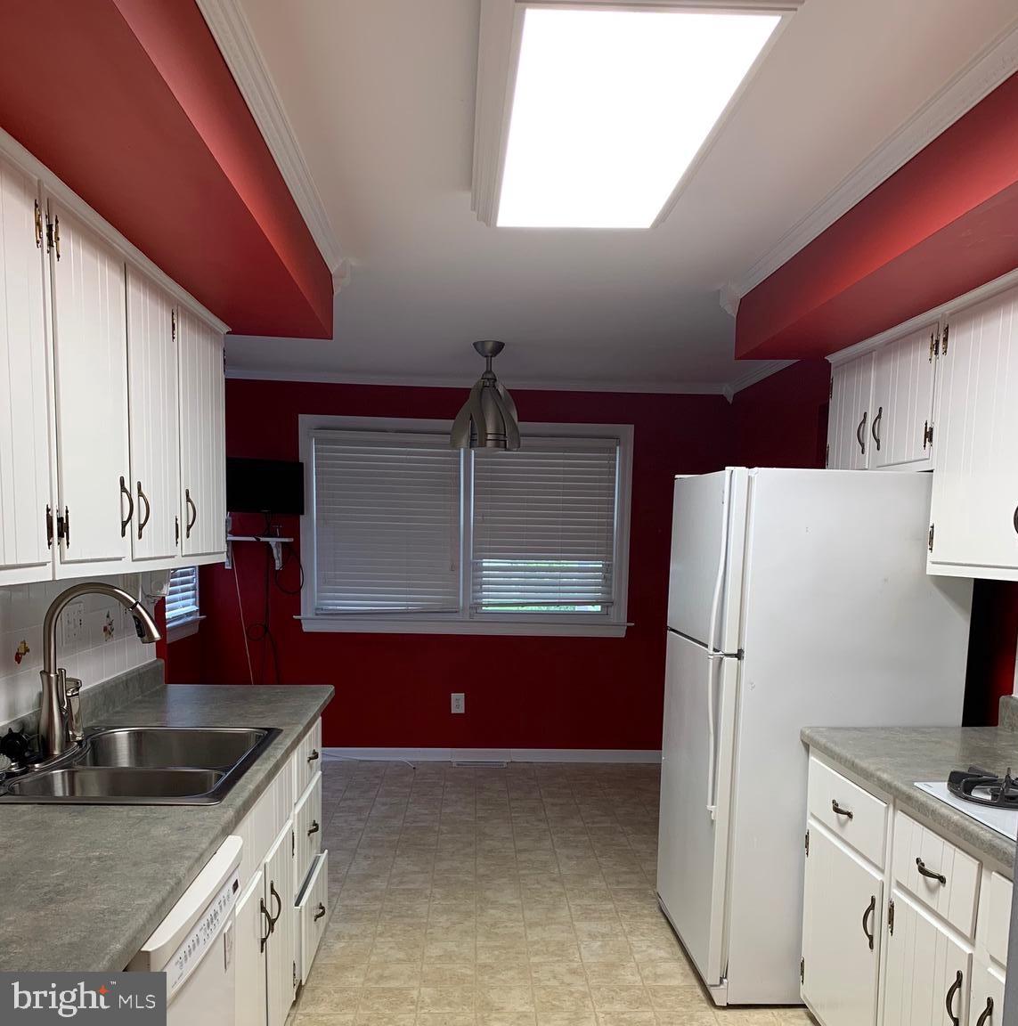 17 Stanford Road Somers Point, NJ 08244 - Photo 7 of 19 Kitchen