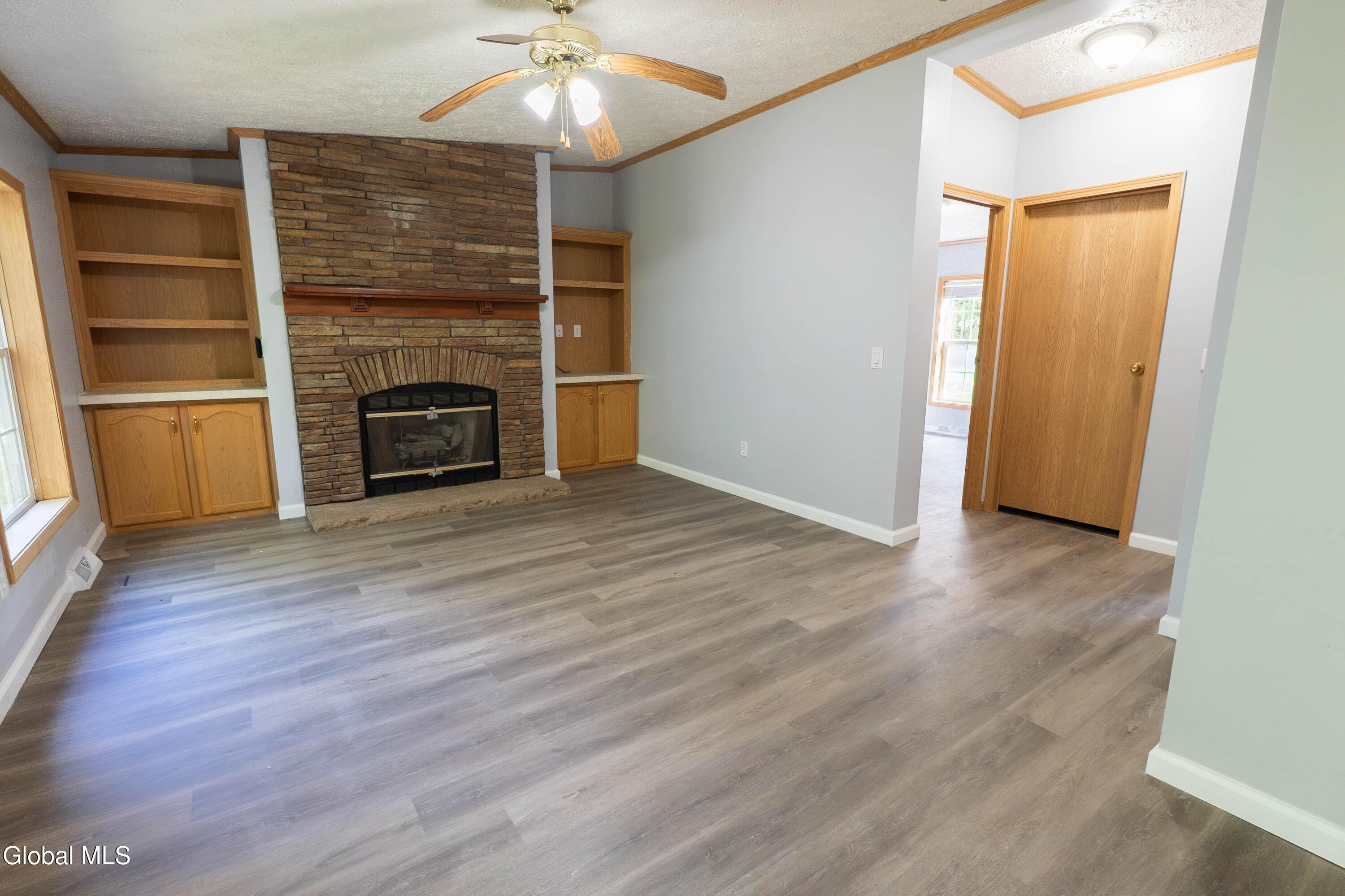 185 B Brookwood Road Halfmoon, NY 12188 - Photo 18 of 36 185B-Brookwood--17