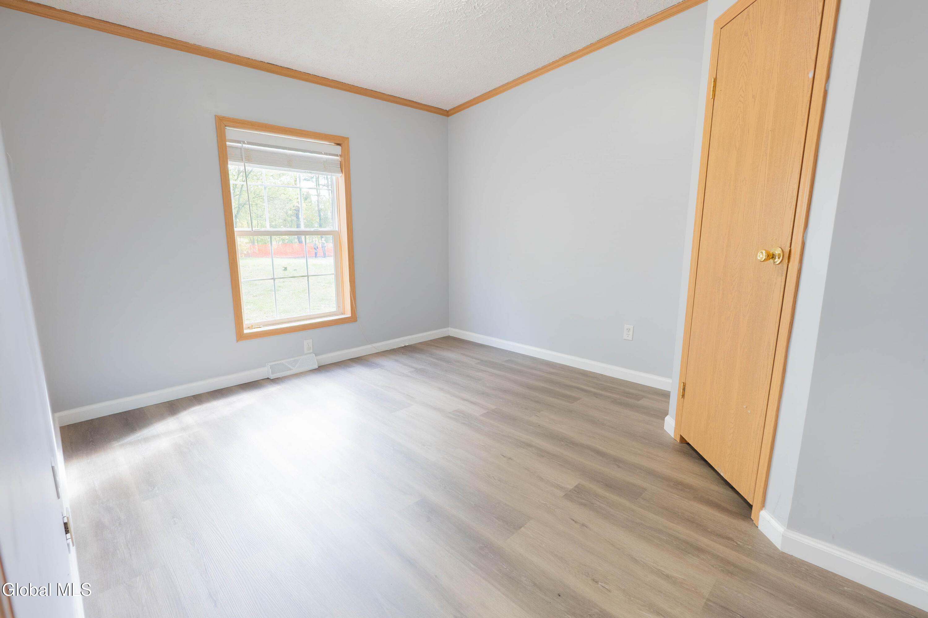 185 B Brookwood Road Halfmoon, NY 12188 - Photo 23 of 36 185B-Brookwood--21