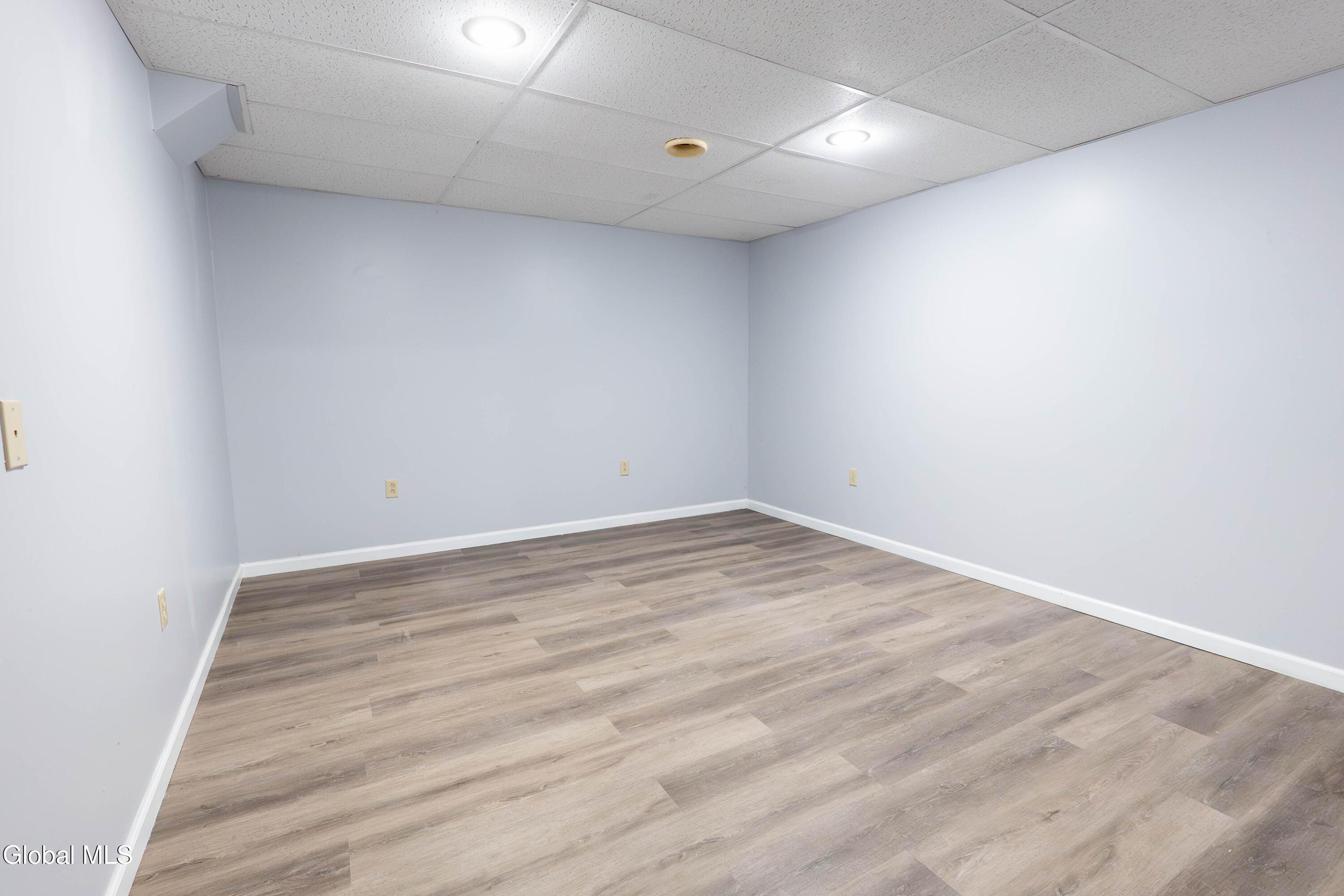 185 B Brookwood Road Halfmoon, NY 12188 - Photo 33 of 36 185B-Brookwood--40