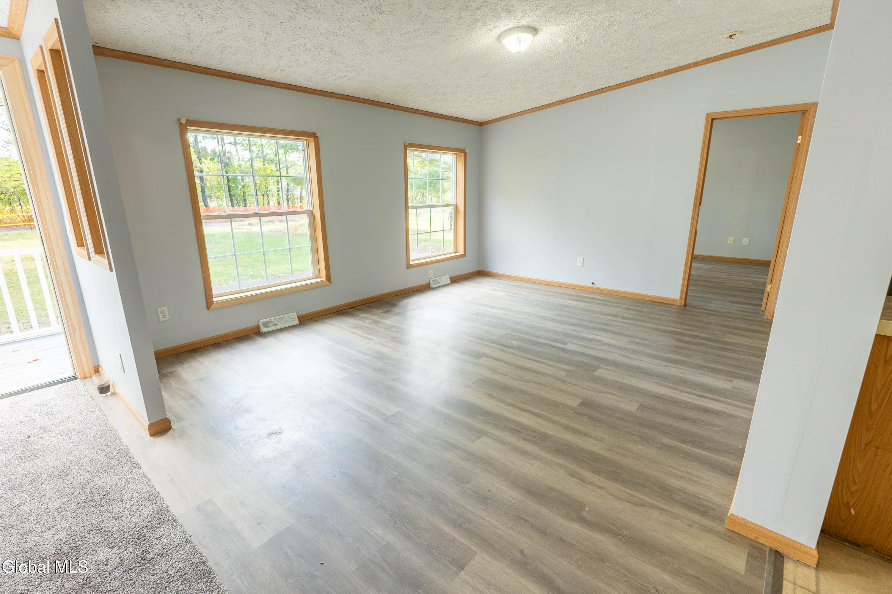 185 B Brookwood Road Halfmoon, NY 12188 - Photo 4 of 36 185B-Brookwood--9