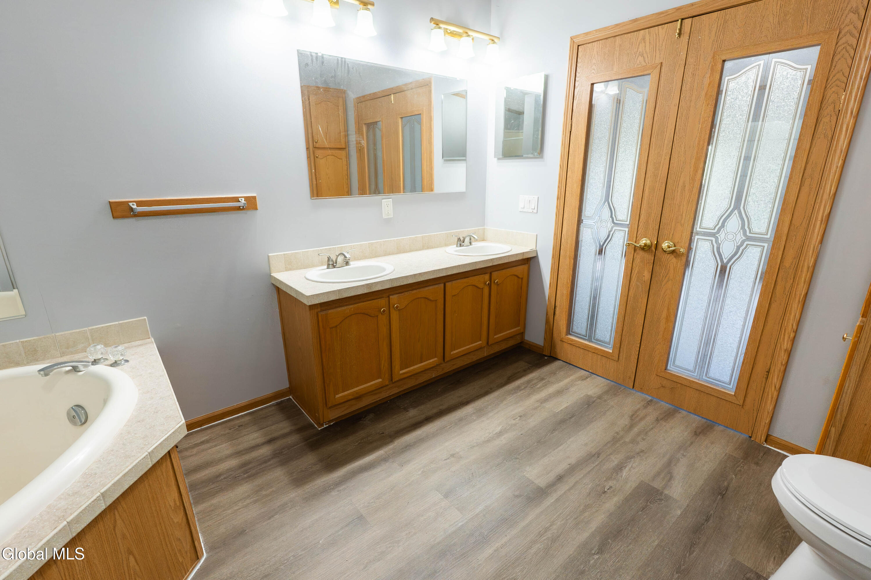 185 B Brookwood Road Halfmoon, NY 12188 - Photo 9 of 36 185B-Brookwood--12