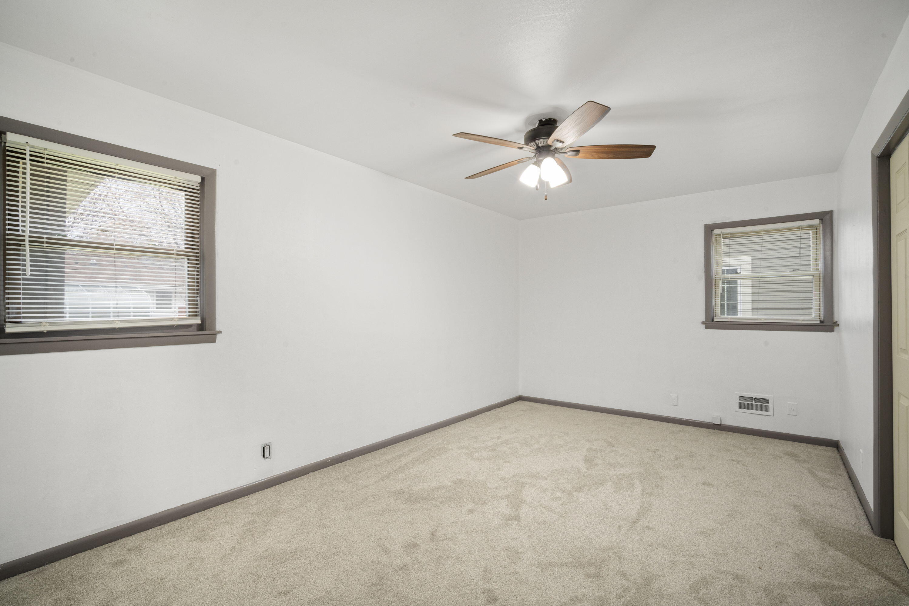 5943 South 18th Street Milwaukee, WI 53221 - Photo 8 of 20 Master