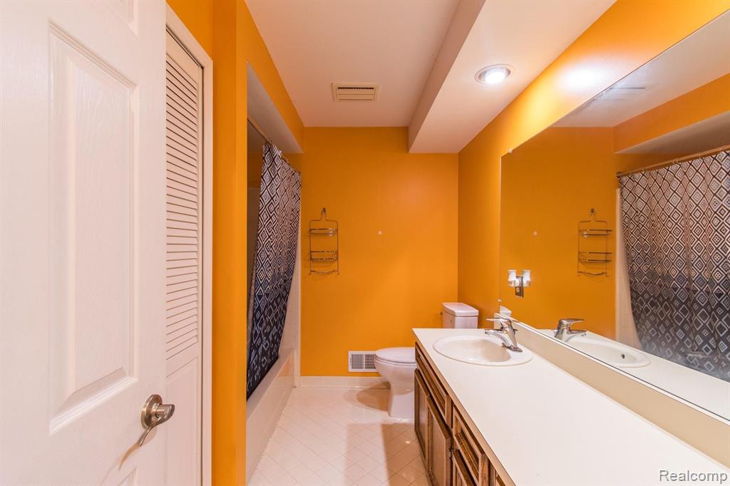 2604 Winter Park Road Rochester Hills, MI 48309 - Photo 33 of 48