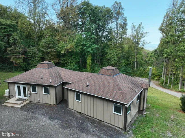 $465,000 | 21826 Blue Ridge Mountain Road, Paris, VA 20130