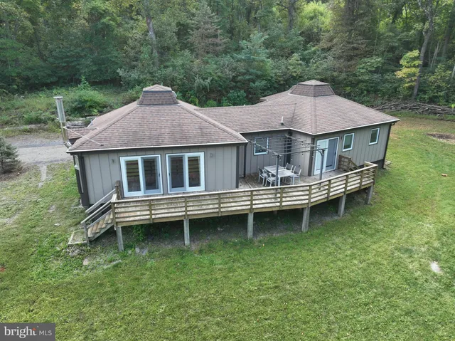 $465,000 | 21826 Blue Ridge Mountain Road, Paris, VA 20130