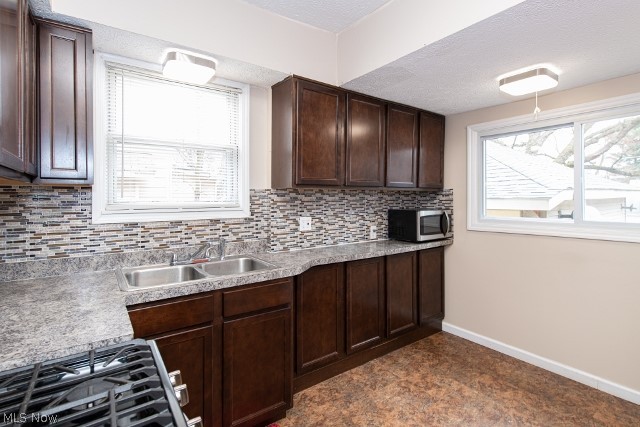 927 Chalker Street Akron, OH 44310 - Photo 10 of 28 Gallery Image 10