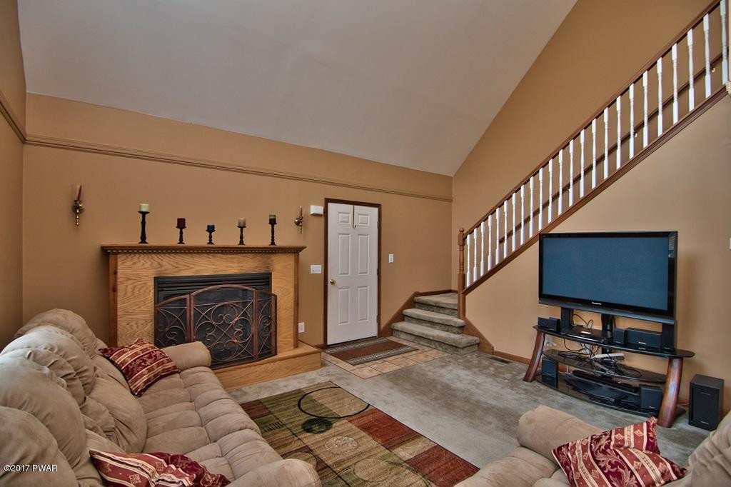 2712 Boulder Road Lake Ariel, PA 18436 - Photo 4 of 69