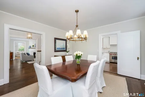 $1,595,000 | 229 West Avenue, Darien, CT 06820