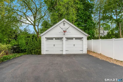 $1,595,000 | 229 West Avenue, Darien, CT 06820
