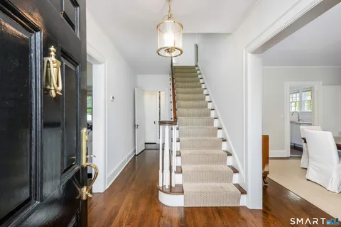 $1,595,000 | 229 West Avenue, Darien, CT 06820