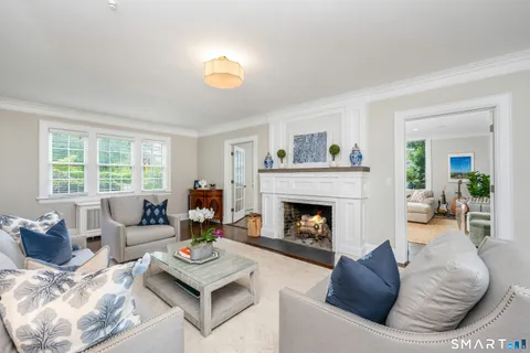 $1,595,000 | 229 West Avenue, Darien, CT 06820
