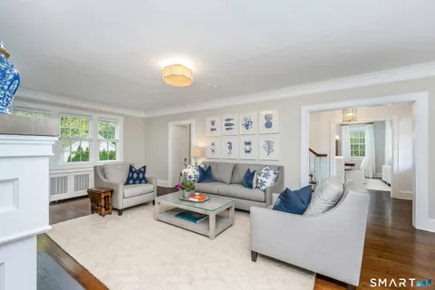 $1,595,000 | 229 West Avenue, Darien, CT 06820