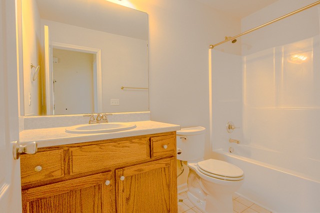 4272 J L Head Road Cedar Hill, TN 37032 - Photo 28 of 30 a bathroom with a sink a toilet and shower