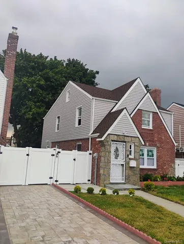 $909,999 | 115-46 220th Street | Long Island Estates