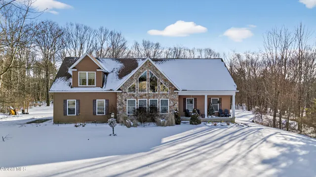 $549,900 | 15 Debbie Lane, Sand Lake, NY 12018