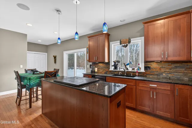 $549,900 | 15 Debbie Lane, Sand Lake, NY 12018