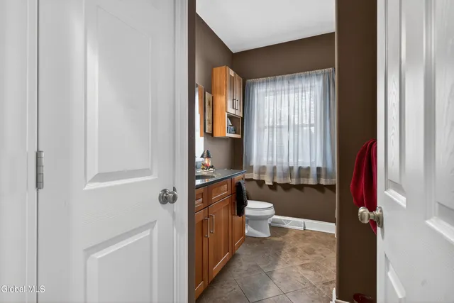 $549,900 | 15 Debbie Lane, Sand Lake, NY 12018