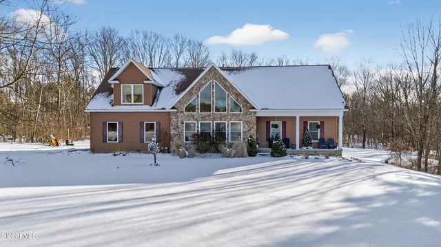 $549,900 | 15 Debbie Lane, Sand Lake, NY 12018