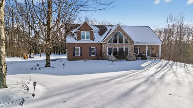 $549,900 | 15 Debbie Lane, Sand Lake, NY 12018
