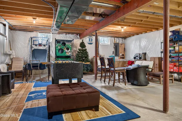 $549,900 | 15 Debbie Lane, Sand Lake, NY 12018