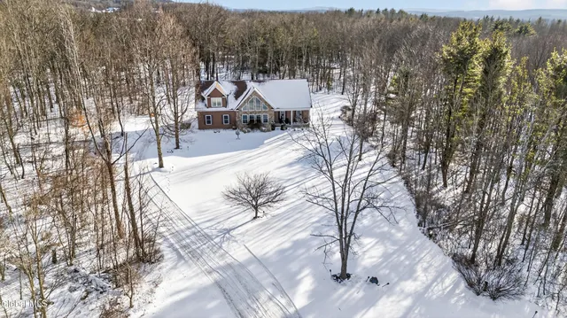 $549,900 | 15 Debbie Lane, Sand Lake, NY 12018