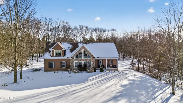 $549,900 | 15 Debbie Lane, Sand Lake, NY 12018