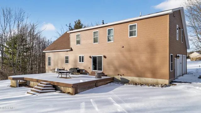$549,900 | 15 Debbie Lane, Sand Lake, NY 12018