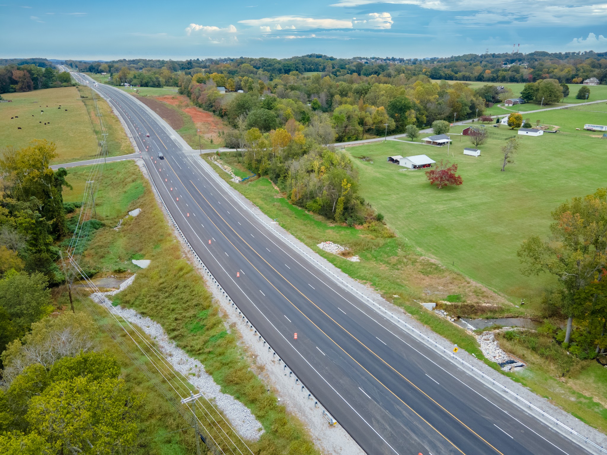 40 Northwest Williams Road Lebanon, TN 37087 - Photo 3 of 11 a view of a city from a balcony with outdoor seating