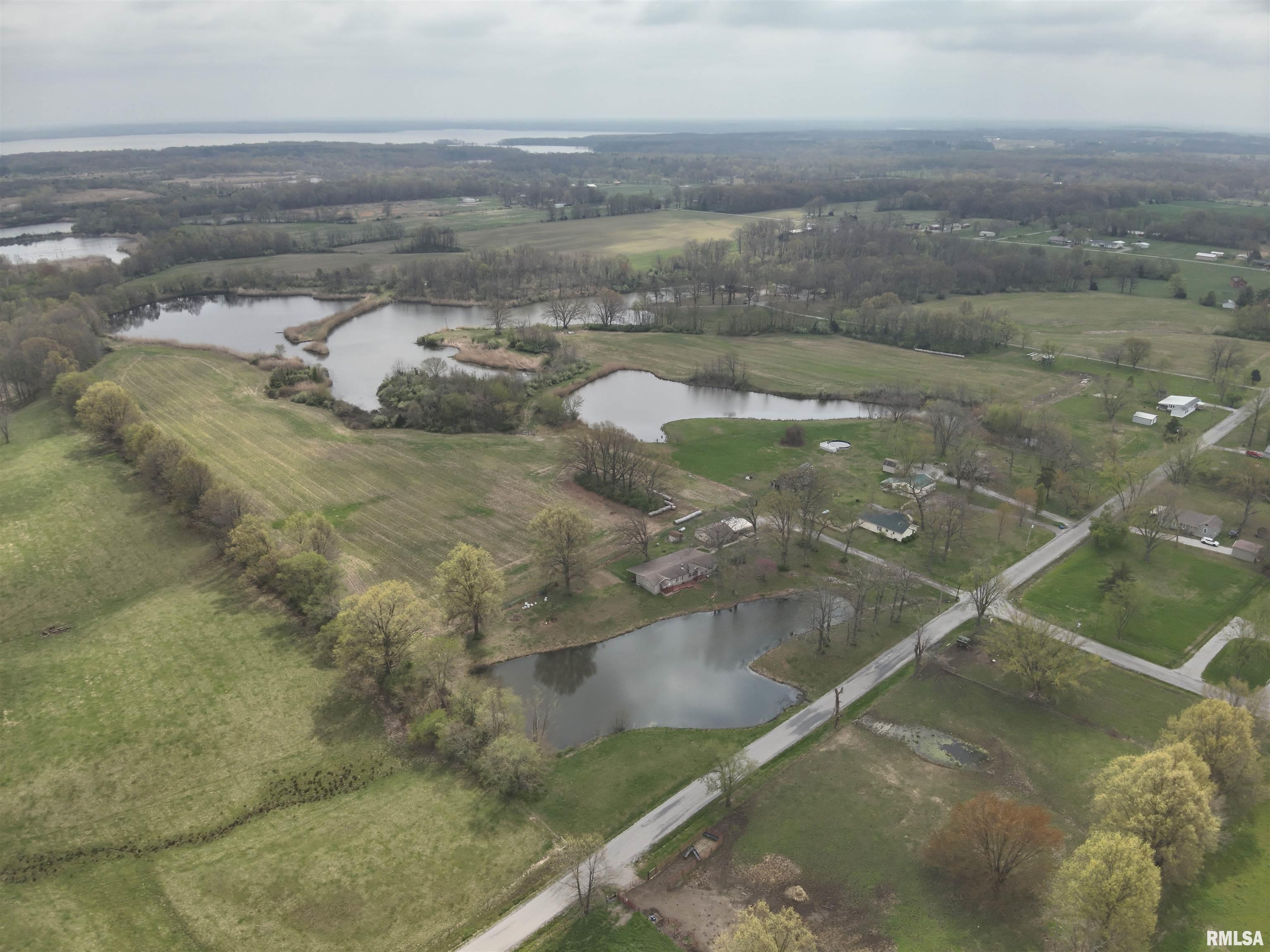 14854 Sesser Lake Road Sesser, IL 62884 - Photo 21 of 44
