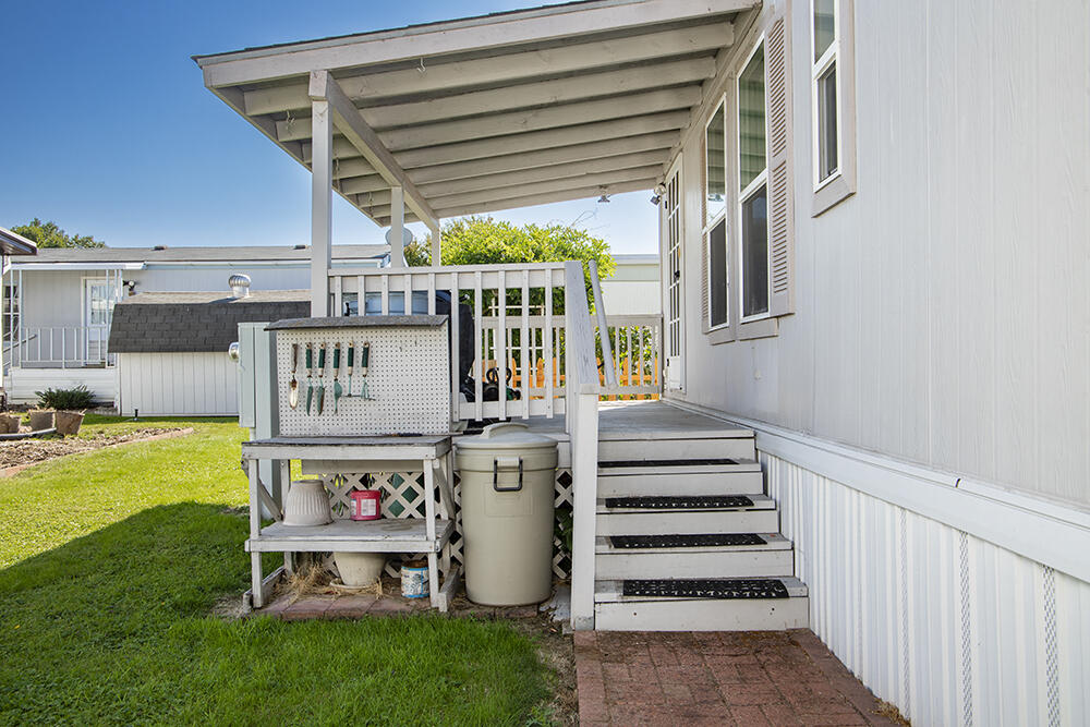 5076 Leonard Road, Unit 105 Grants Pass, OR 97527 - Photo 24 of 50 23
