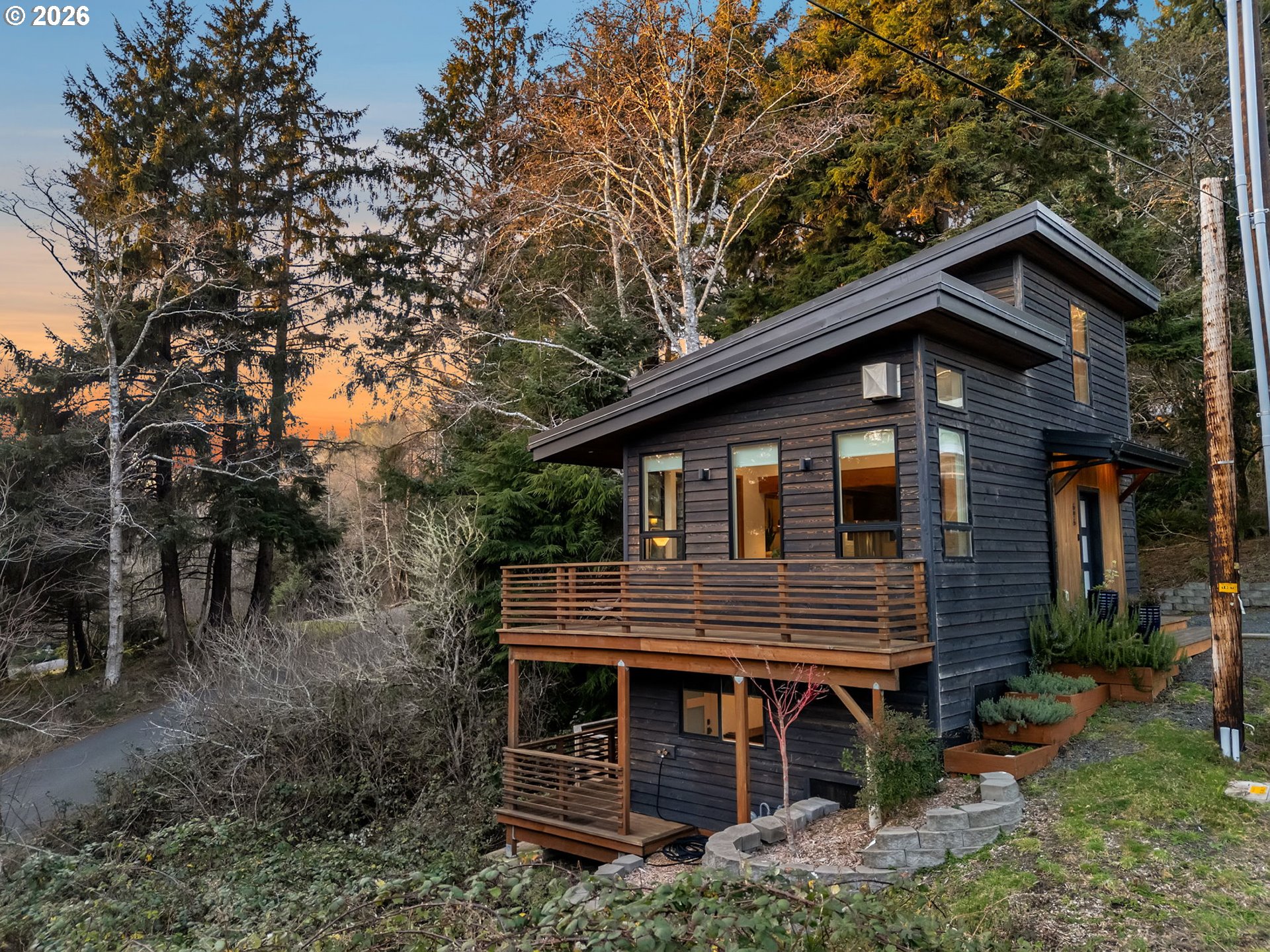 696 North Spruce Street Cannon Beach, OR 97110 - Photo 3 of 48