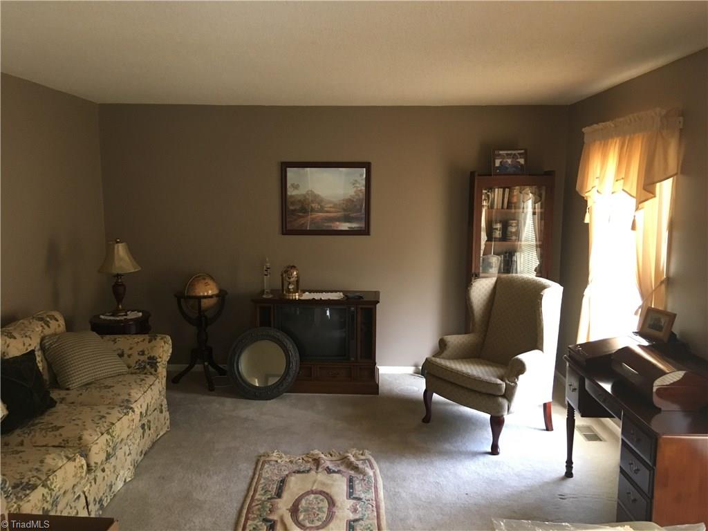 518 Oakview Road High Point, NC 27265 - Photo 3 of 11