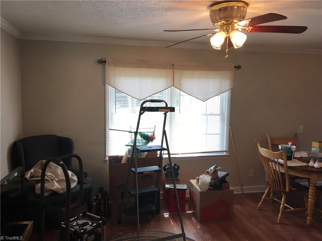518 Oakview Road High Point, NC 27265 - Photo 4 of 11