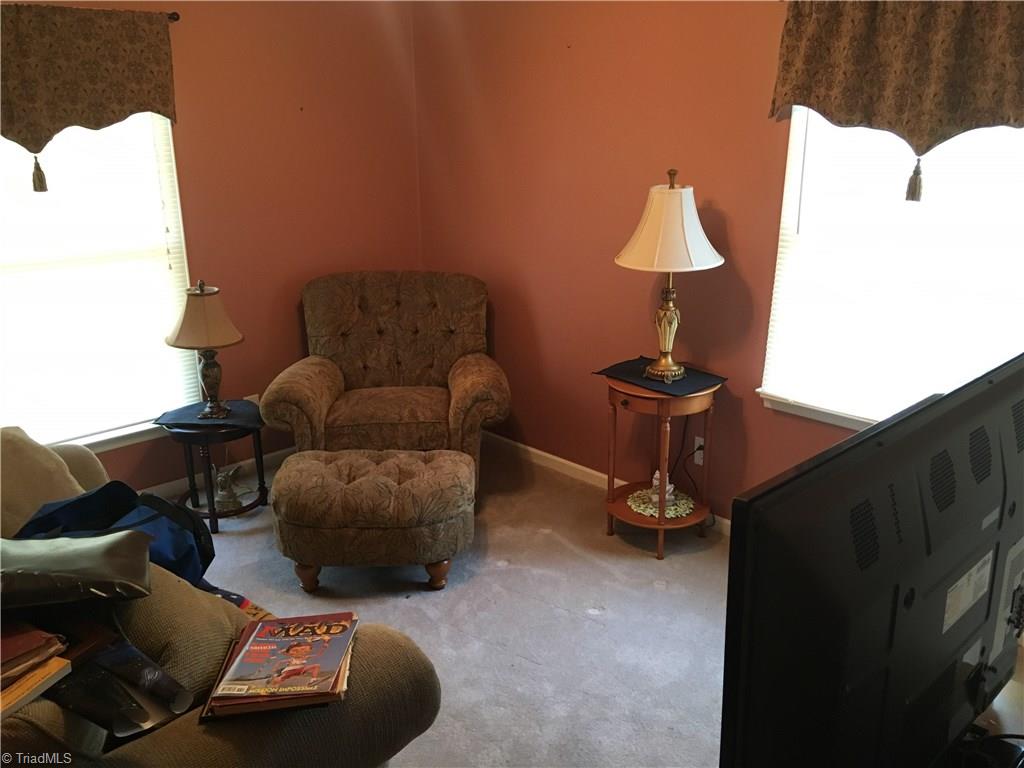 518 Oakview Road High Point, NC 27265 - Photo 9 of 11
