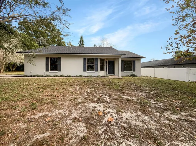 $305,000 | 93 Hillside Drive, Eustis, FL 32726