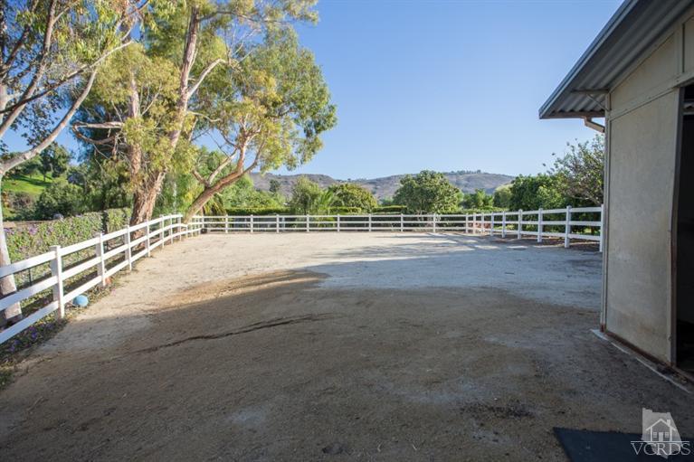 2748 Los Pinos Circle Camarillo, CA 93012 - Photo 27 of 37 a view of outdoor space and yard