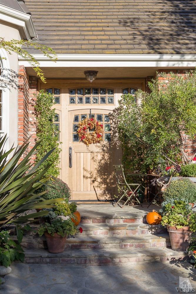 2748 Los Pinos Circle Camarillo, CA 93012 - Photo 4 of 37 a backyard of a house with outdoor seating