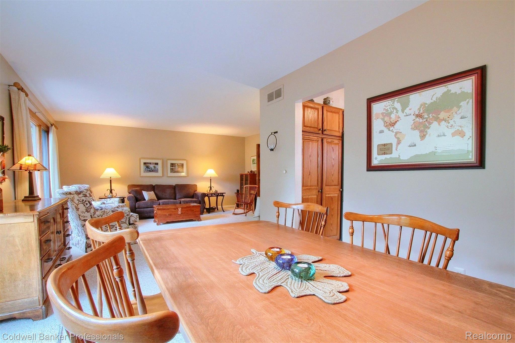 42047 Hanford Road Canton, MI 48187 - Photo 9 of 33 Dining room view #2