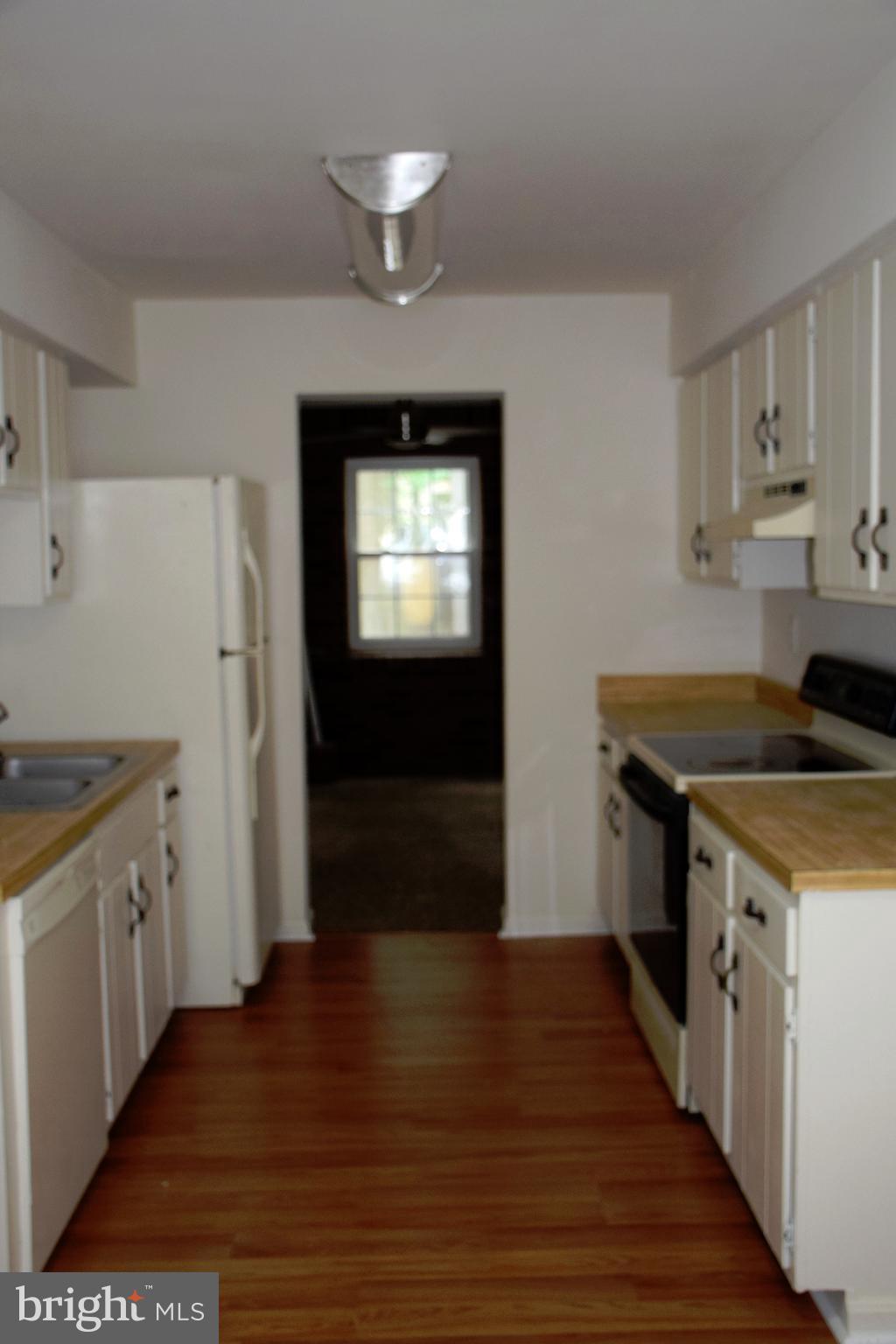 3366 Ryon Court Waldorf, MD 20601 - Photo 3 of 19 KITCHEN