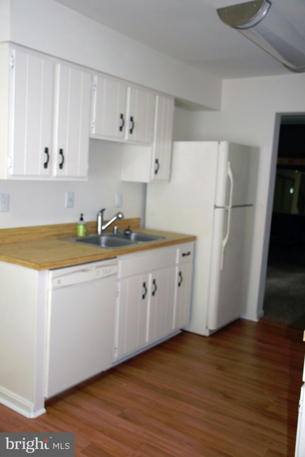 3366 Ryon Court Waldorf, MD 20601 - Photo 7 of 19 NICE KITCHEN WITH NEW FLOORING