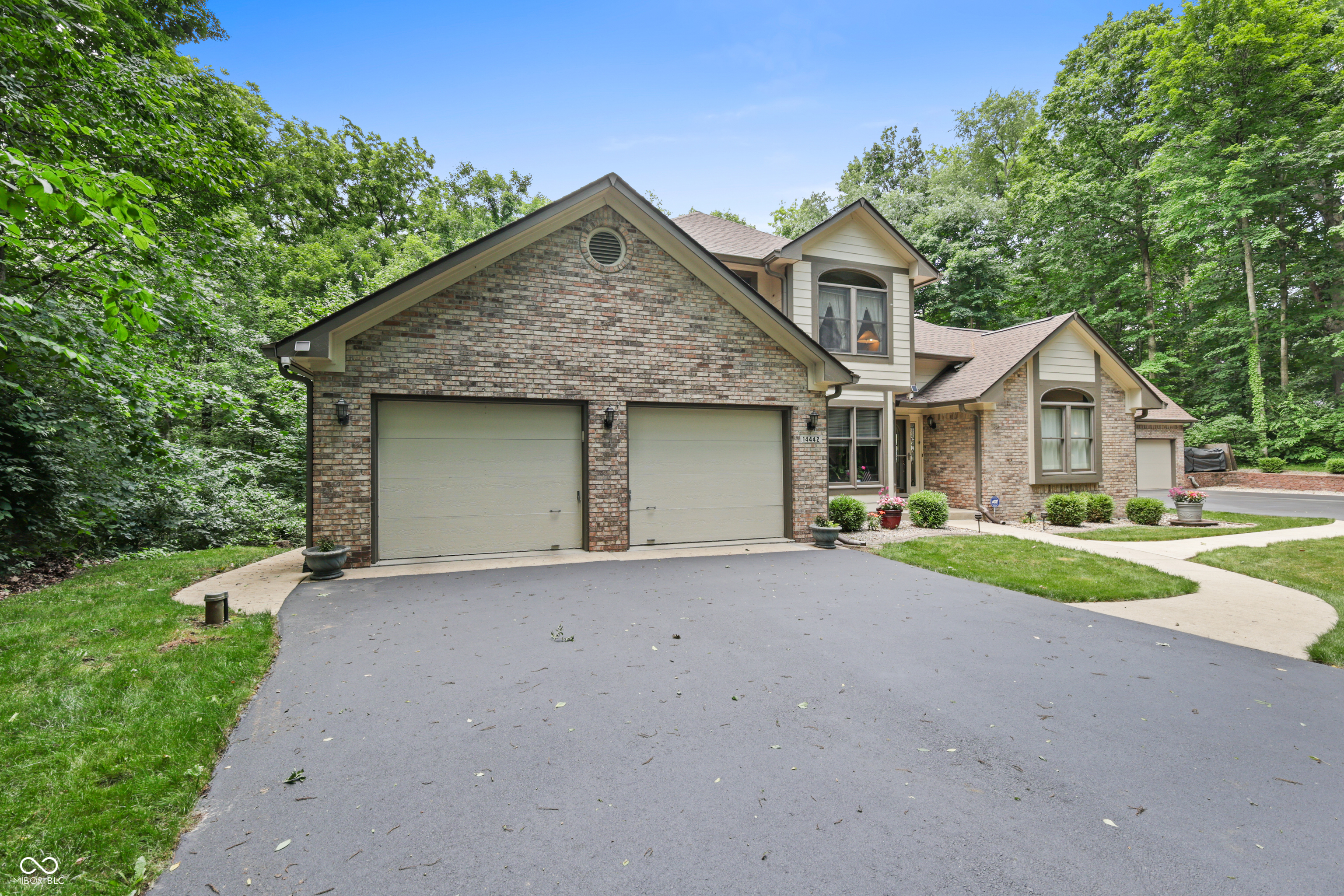 14442 Cherry Tree Road Carmel, IN 46033 - Photo 3 of 47