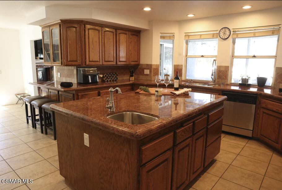 2331 Welcome Court Simi Valley, CA 93063 - Photo 6 of 22 image - 2025-03-25T125308.925