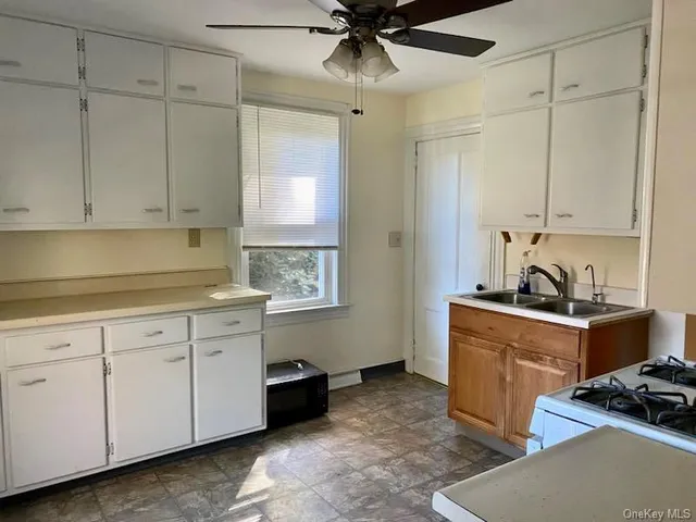 $2,500 | 8 Patterson Hill, Tuxedo Park, NY 10987