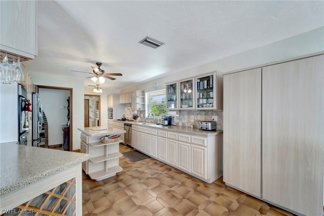349 Severin Road Southeast Port Charlotte, FL 33952 - Photo 14 of 38 Gallery Image 14