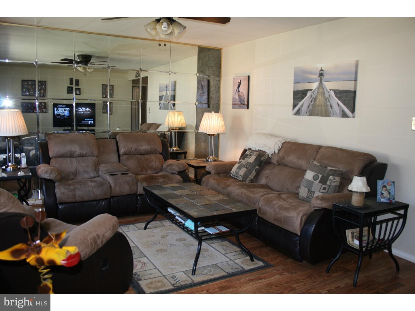 9 Whitman Road Hamilton, NJ 08619 - Photo 3 of 21 Living Room