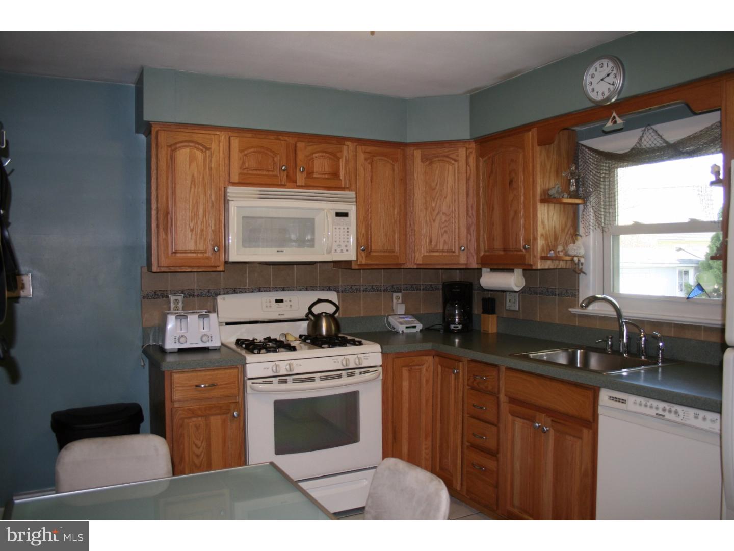 9 Whitman Road Hamilton, NJ 08619 - Photo 6 of 21 Kitchen