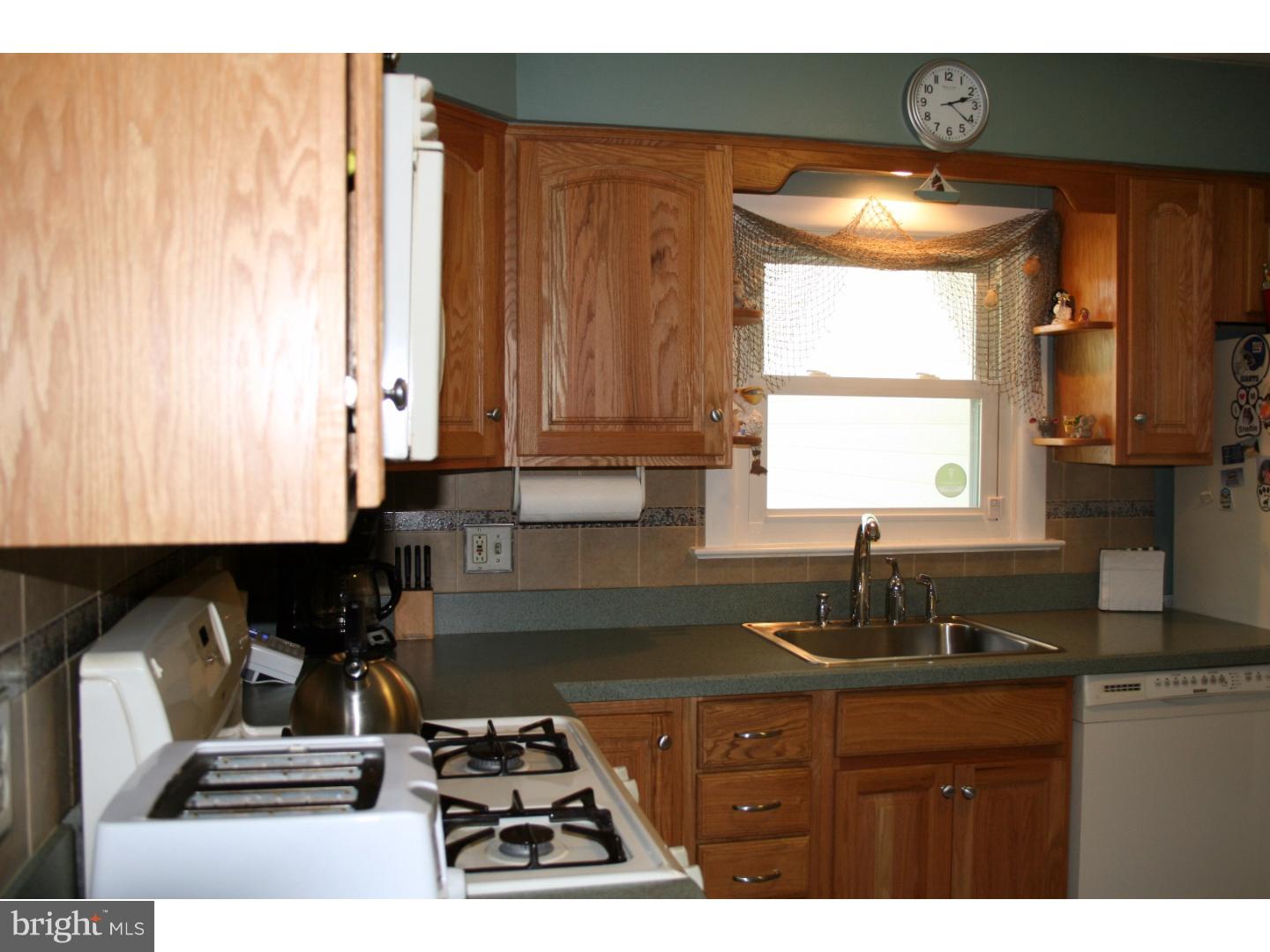 9 Whitman Road Hamilton, NJ 08619 - Photo 7 of 21 Kitchen